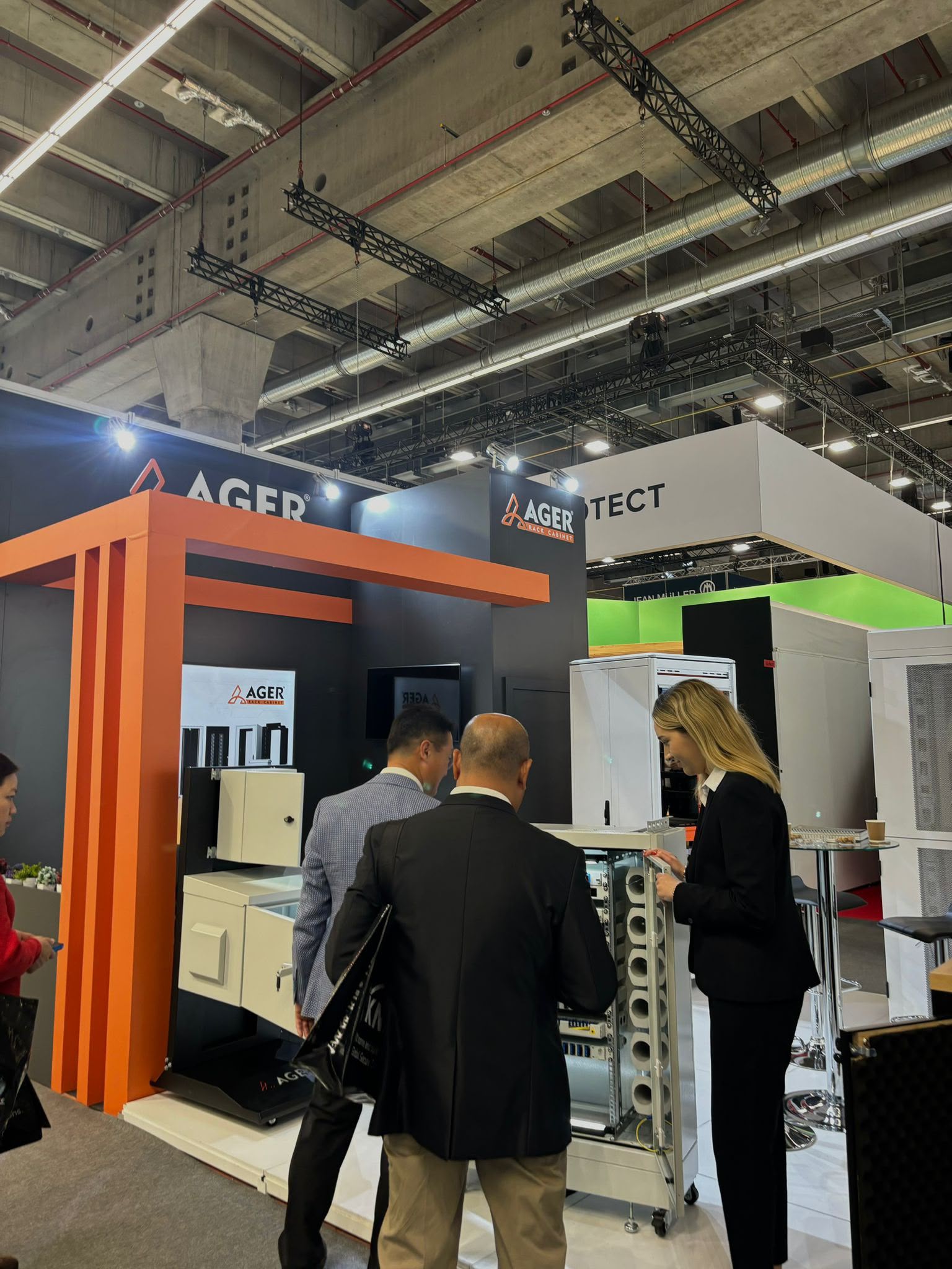3-8 Mart 2024 Light And Building Almanya fuarına katılım sağladık.