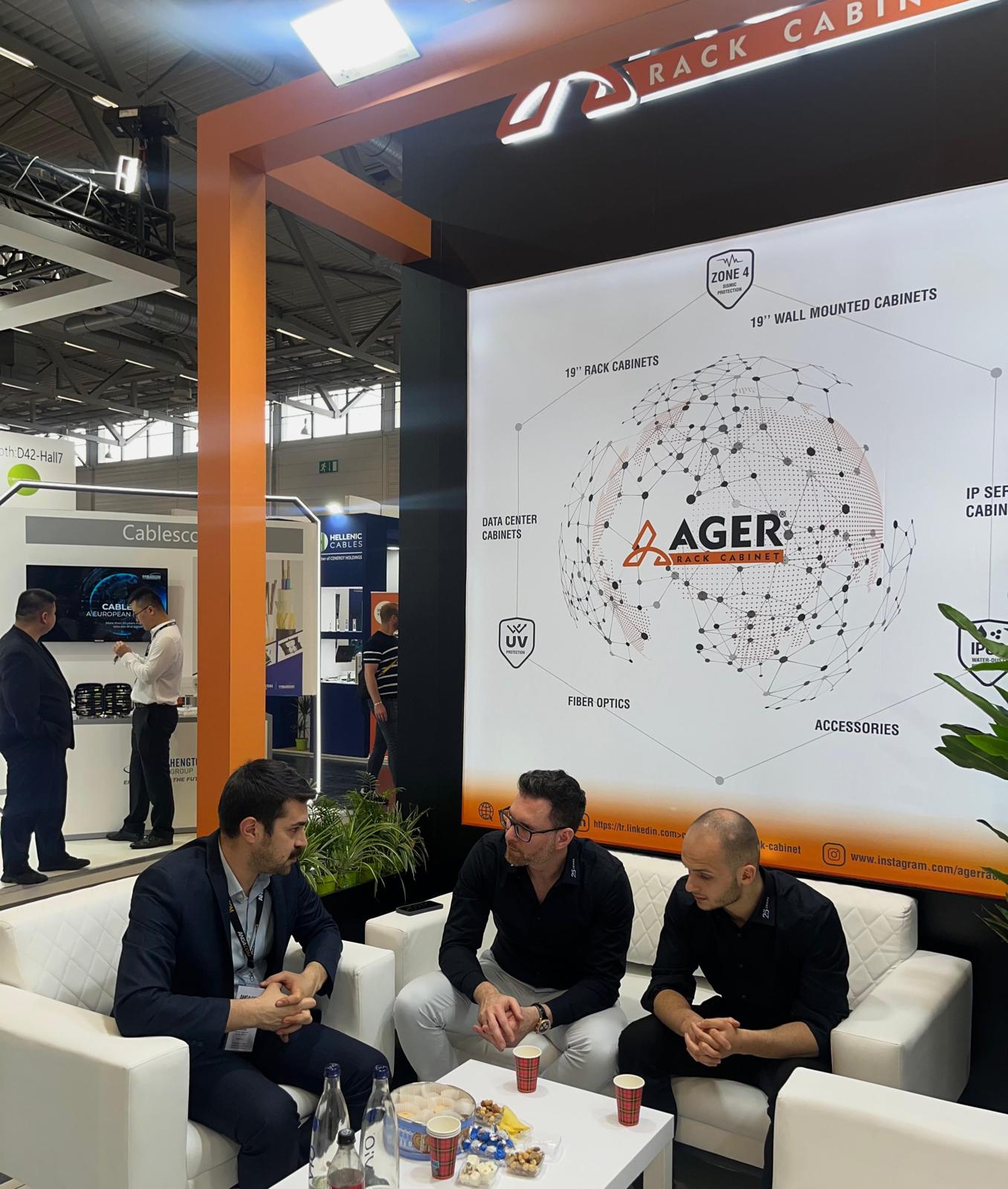 Fiber optik altyapı çözümlerimizle ECOC 2024’te Avrupa’nın teknoloji dünyasıyla bir araya geldik.